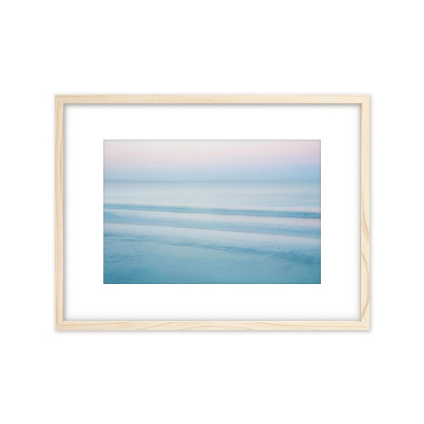 [FRAME] Three Waves, Crescent Beach/존 유라첵