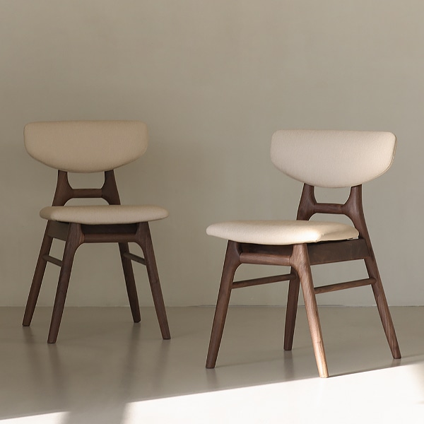 오스비 월넛 원목 식탁 의자