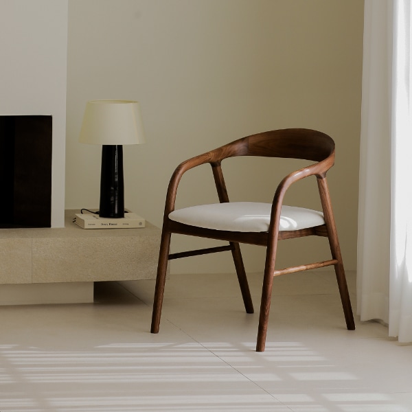 베른 월넛 호두나무 원목 카페 인테리어 식탁 의자