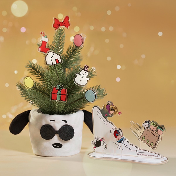 	[피너츠 공식 콜라보] 스누피 쁘띠 트리 + 아크릴 집게 + 트리 스커트 세트