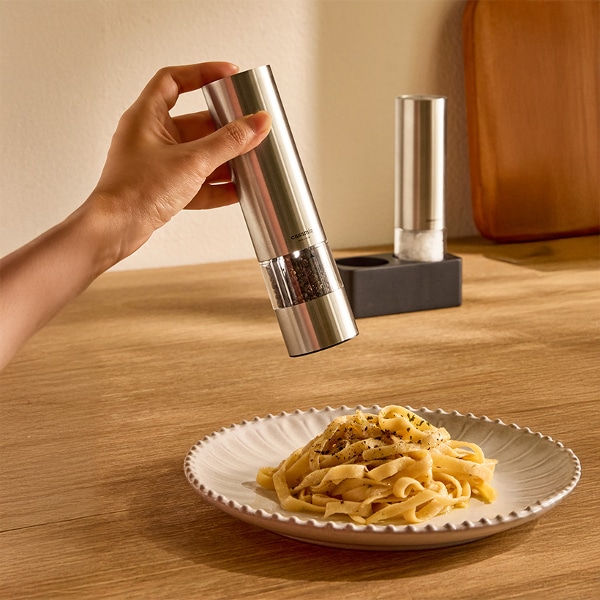 [기프트 특가] 메이트 전동 소금후추 그라인더 1P (받침 포함)