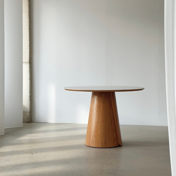 JURAN OBE Round Table_ white oak