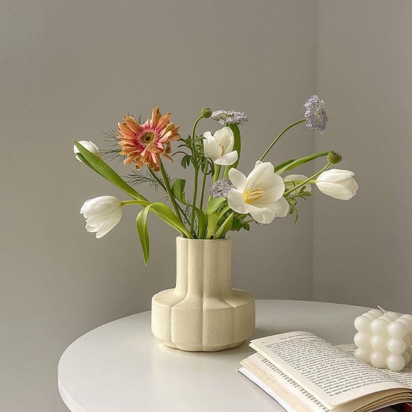 크림 페탈 러플 화병