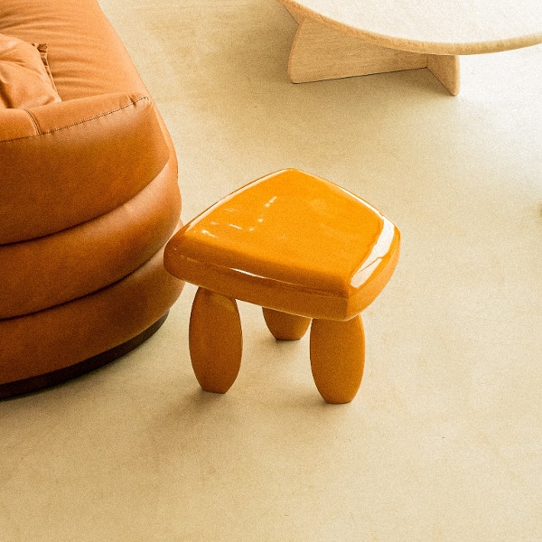 스텀프 트라이팟 카라멜 사이드 테이블